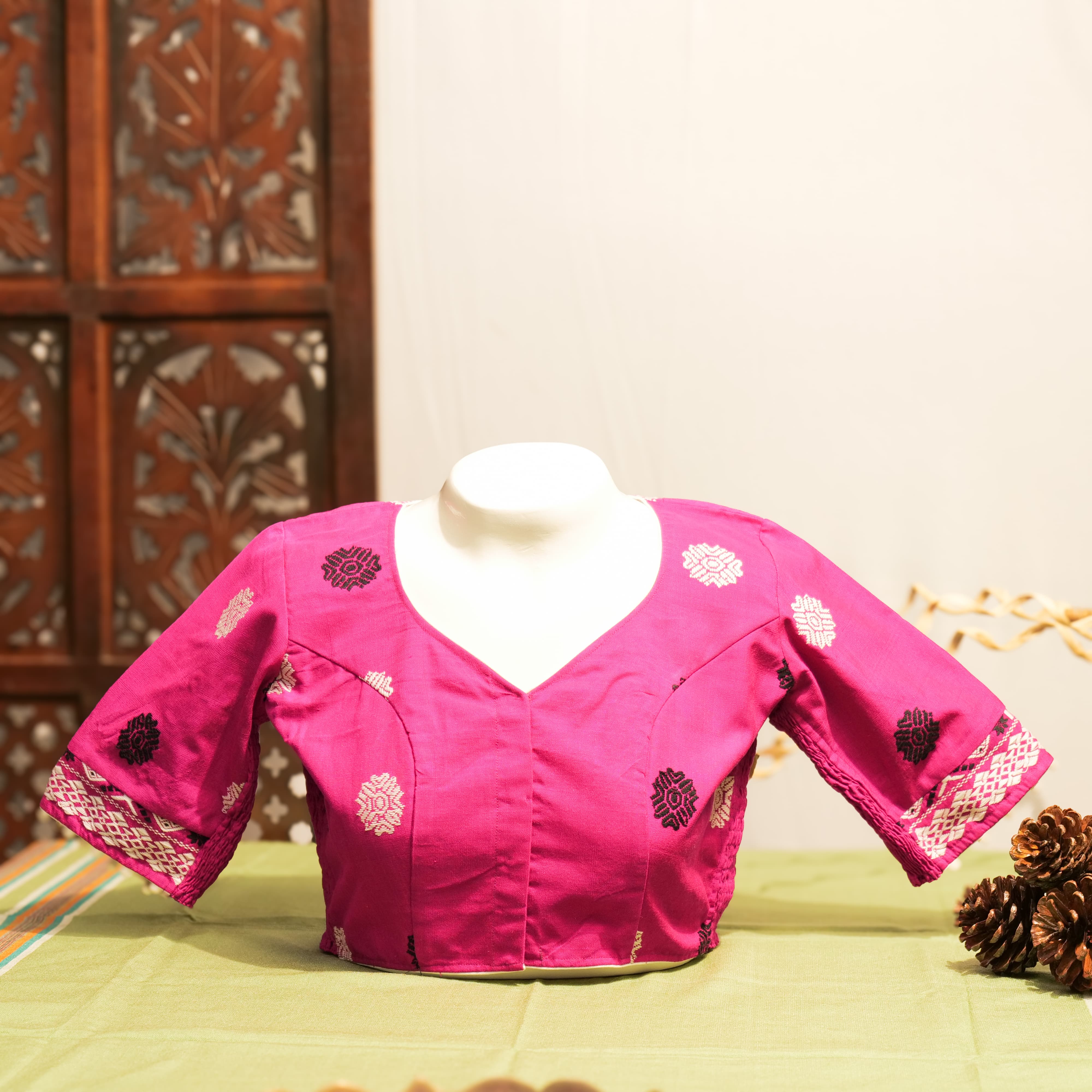 SWEETHEART NECK STRETCHLINE BLOUSE WITH KARBI MOTIF